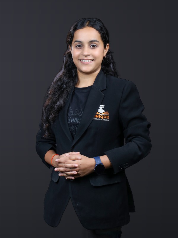 Tanushree Mam - Unique Academy for Commerce faculty